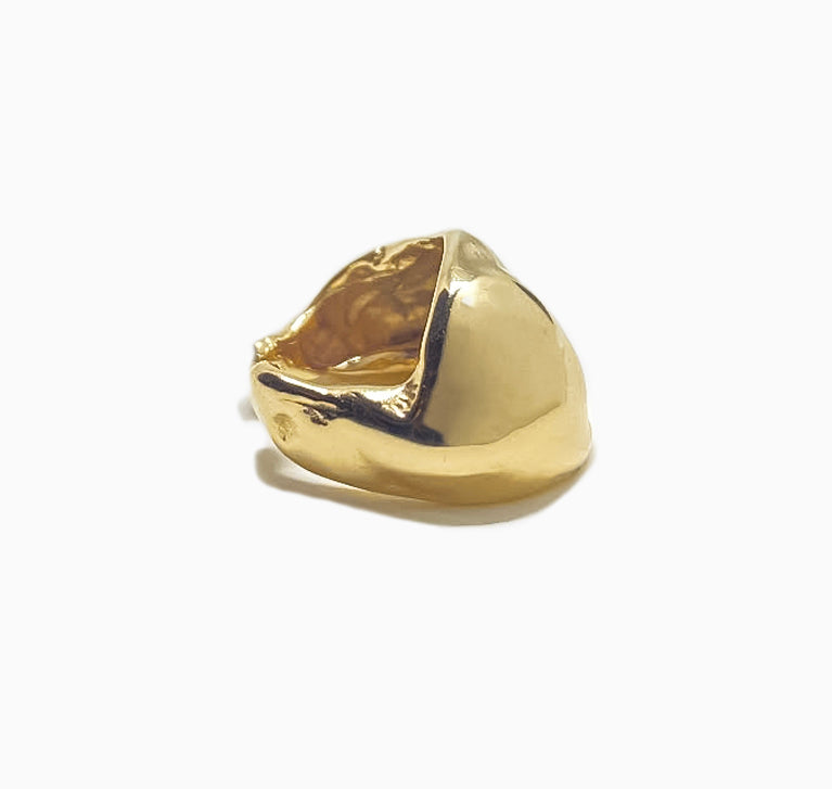 Organic shaped gold ring. Molten ring by Desideri design