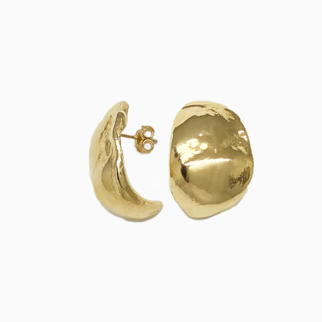 gold organic shaped large earrings. Sculptural studs by desideri design