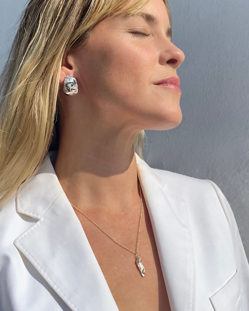 Organic shaped silver jewelry by Desideri design