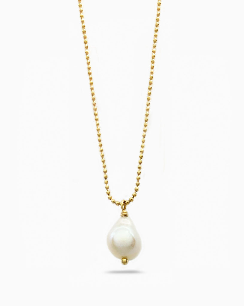 baroque pearl pendant gold beaded chain