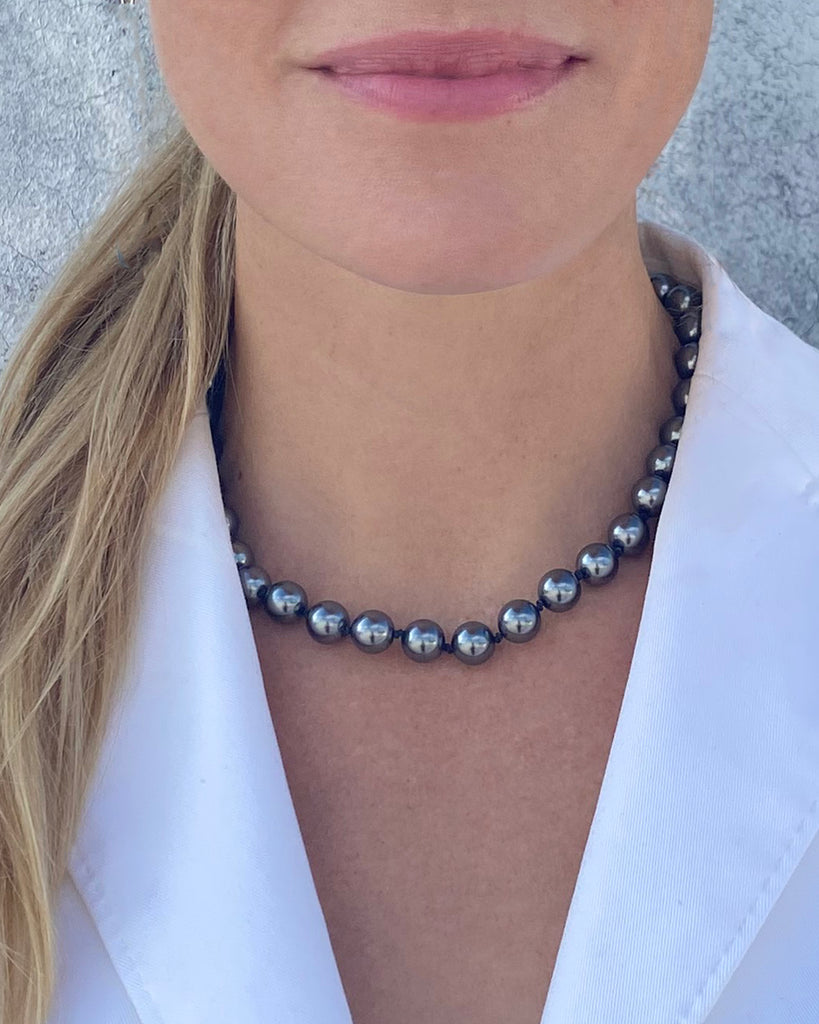 Dark grey crystals pearl necklace
