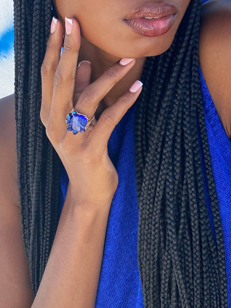 Sapphire blue and gold cocktail ring