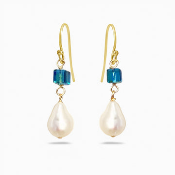 Pearls and blue crystals earrings in gold or silver by Desideri design