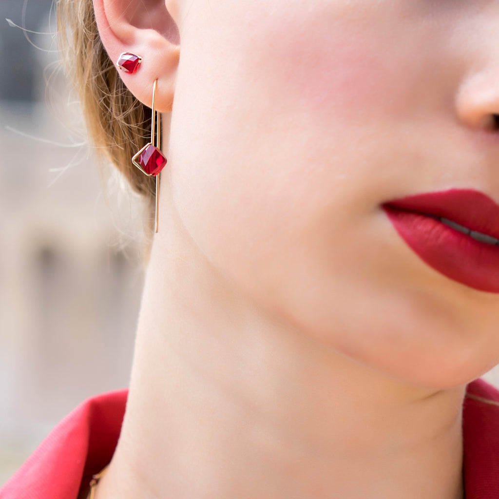 Ruby red 14k crystals studs earrings. Desideri design fine jewelry.