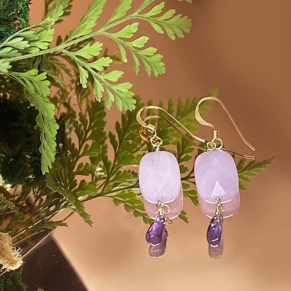light amethyst dangling earrings
